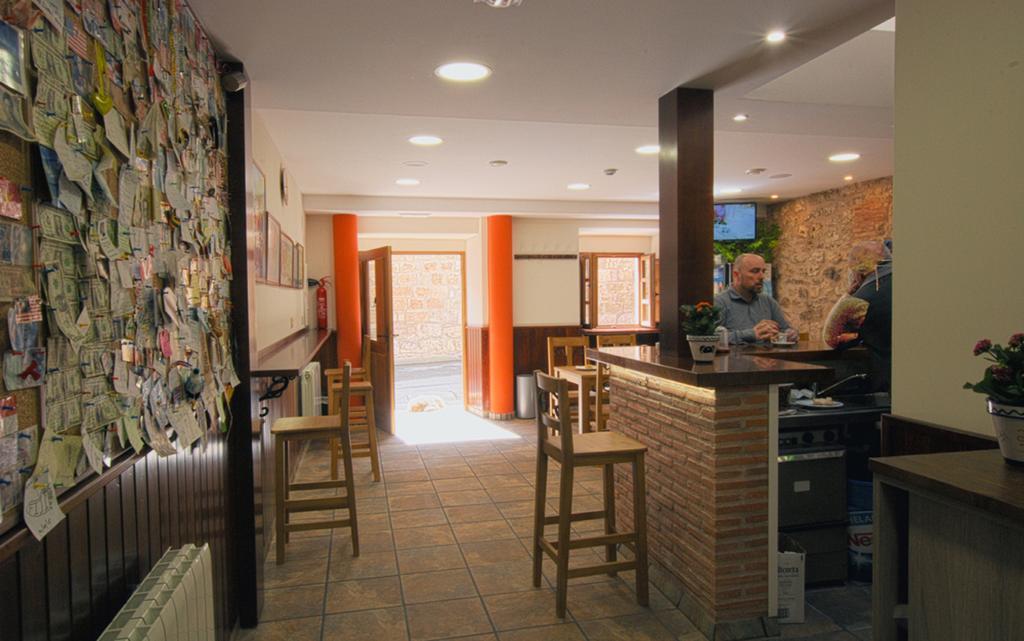 Hostal-Bar Restaurante "La Fuente" Rabé de las Calzadas Eksteriør billede