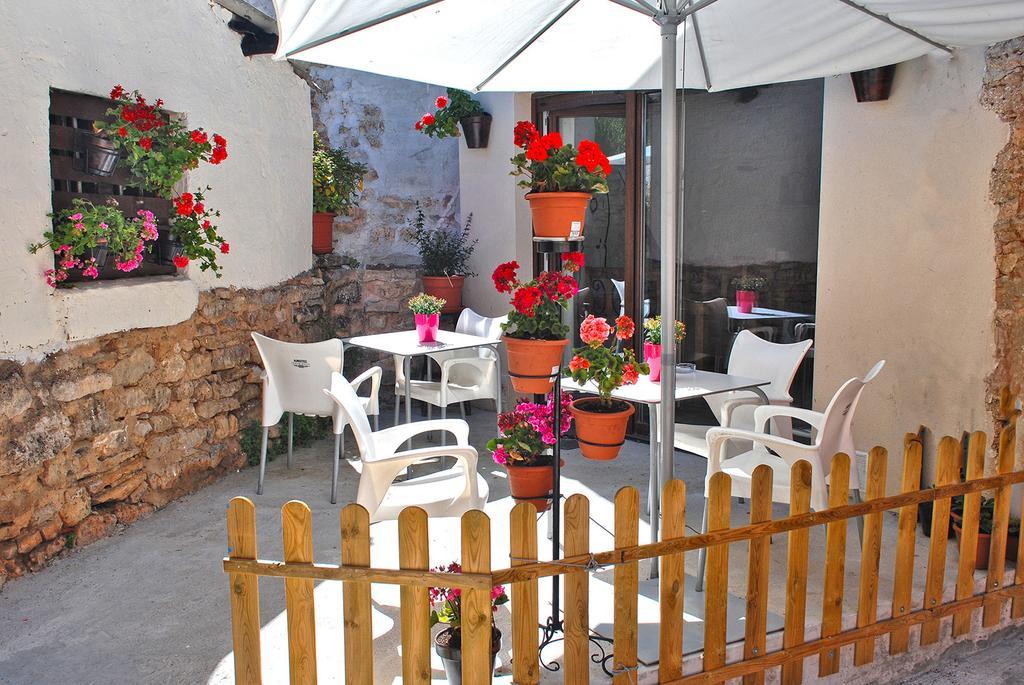 Hostal-Bar Restaurante "La Fuente" Rabé de las Calzadas Eksteriør billede