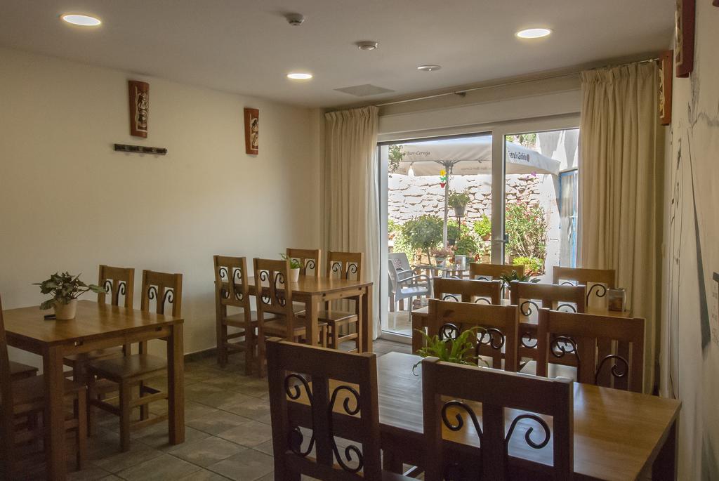 Hostal-Bar Restaurante "La Fuente" Rabé de las Calzadas Eksteriør billede